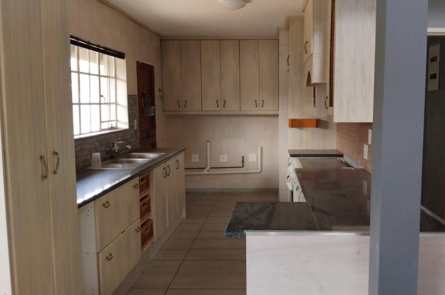 5 Bedroom Property for Sale in Vaalpark Free State